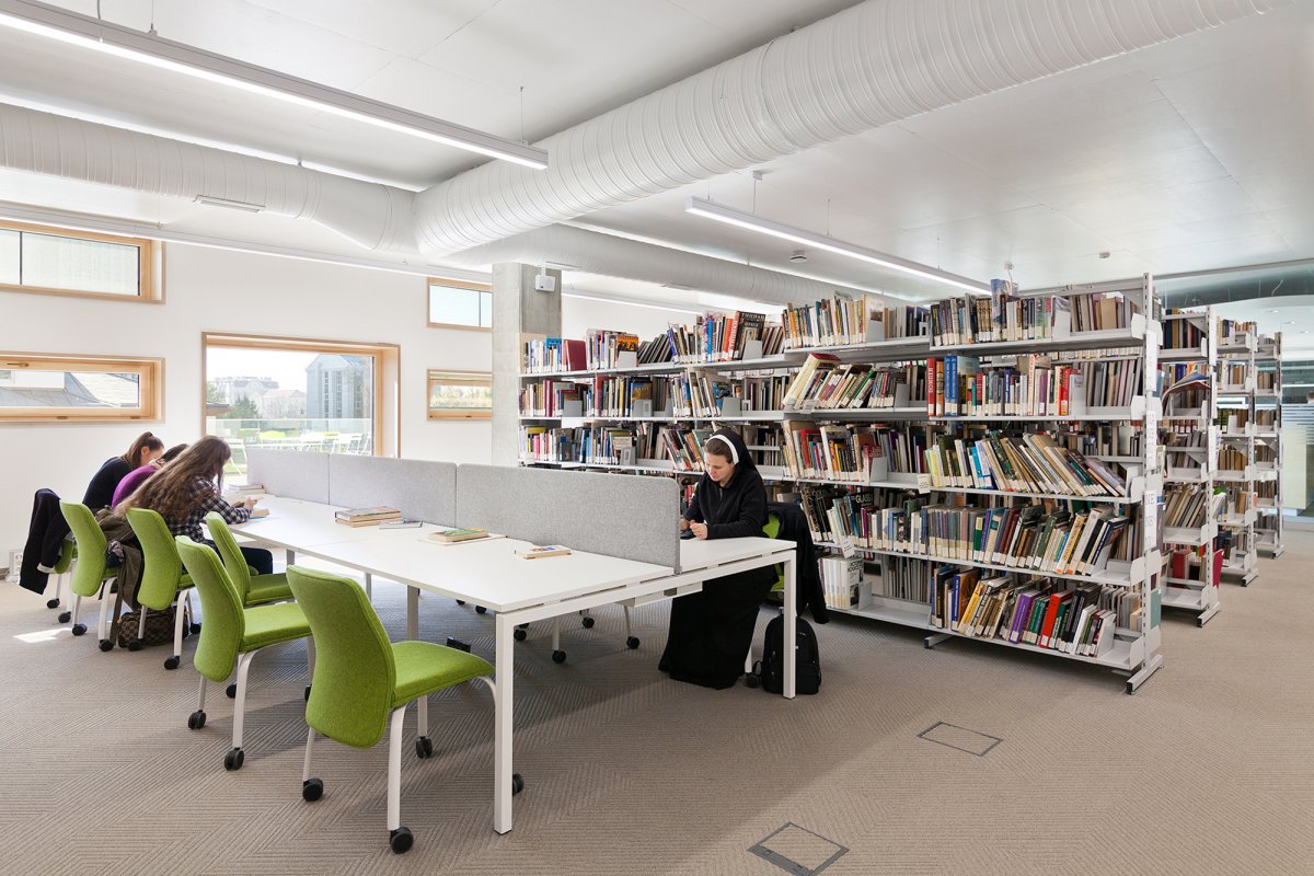 Bookstacks / Quiet study tables