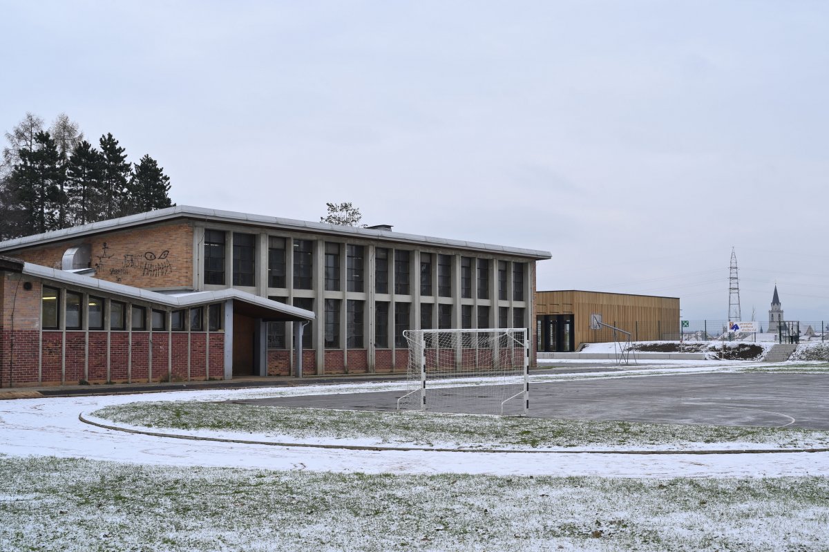 PRIMARY SCHOOL DESIGNED BY THE ARCHITECT DANILO FURST and NEW GYM